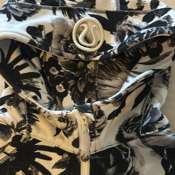 Lululemon Rare Scuba Hoodie - Picture 2 of 5